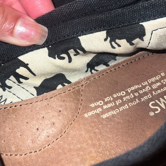 Black Canvas TOMS Alpargatas (size 6.5 womens) - Picture 10 of 10